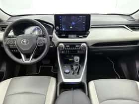 Toyota RAV4 (2023) thumbnail 5