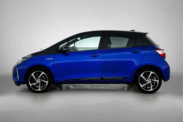 Toyota Yaris (2020) thumbnail 3