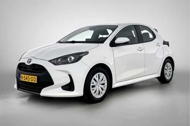Toyota Yaris (2021) thumbnail 1