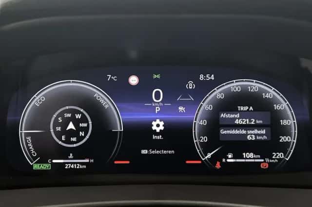 Toyota C-HR (2025) thumbnail 5