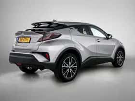 Toyota C-HR (2018) thumbnail 2