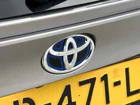 Toyota C-HR (2018) thumbnail 20