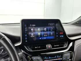 Toyota C-HR (2018) thumbnail 30