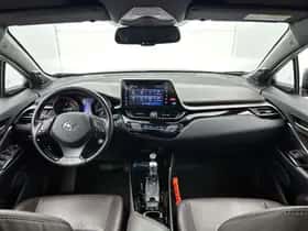 Toyota C-HR (2018) thumbnail 4