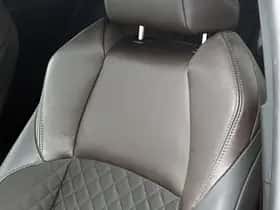 Toyota C-HR (2018) thumbnail 33