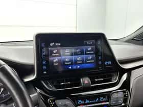 Toyota C-HR (2018) thumbnail 7