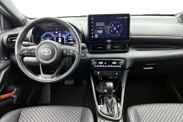 Toyota Yaris (2025) thumbnail 4