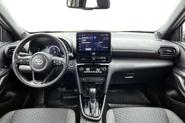 Toyota Yaris Cross (2024) thumbnail 4