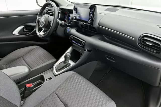 Toyota Yaris (2023) thumbnail 6