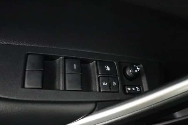 Toyota Corolla_Cross (2024) thumbnail 4