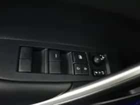 Toyota Corolla_Cross (2024) thumbnail 5