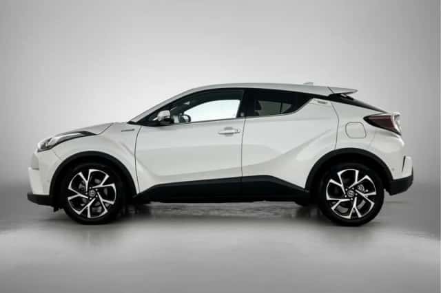 Toyota C-HR (2019) thumbnail 3