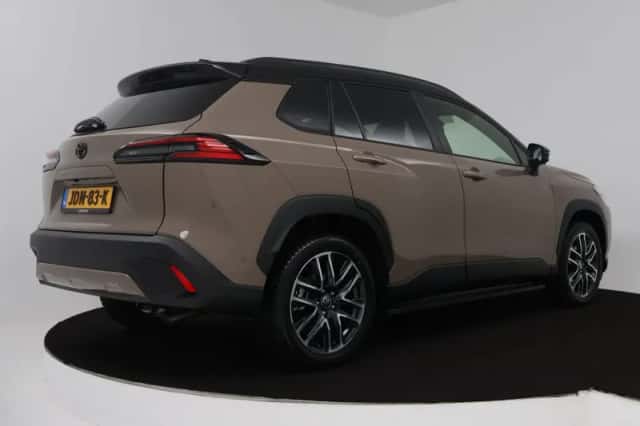 Toyota Corolla_Cross (2025) thumbnail 2
