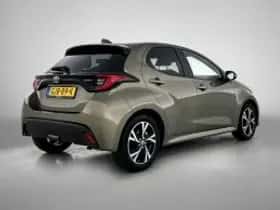Toyota Yaris (2024) thumbnail 3