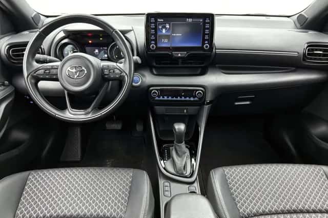 Toyota Yaris (2022) thumbnail 4