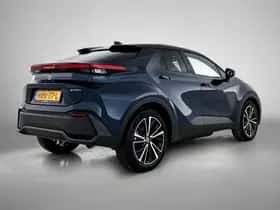 Toyota C-HR (2025) thumbnail 2