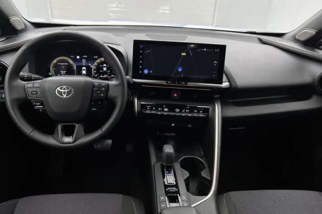 Toyota C-HR (2025) thumbnail 4