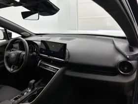 Toyota C-HR (2025) thumbnail 6