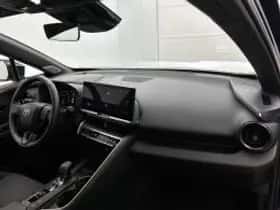 Toyota C-HR (2025) thumbnail 7