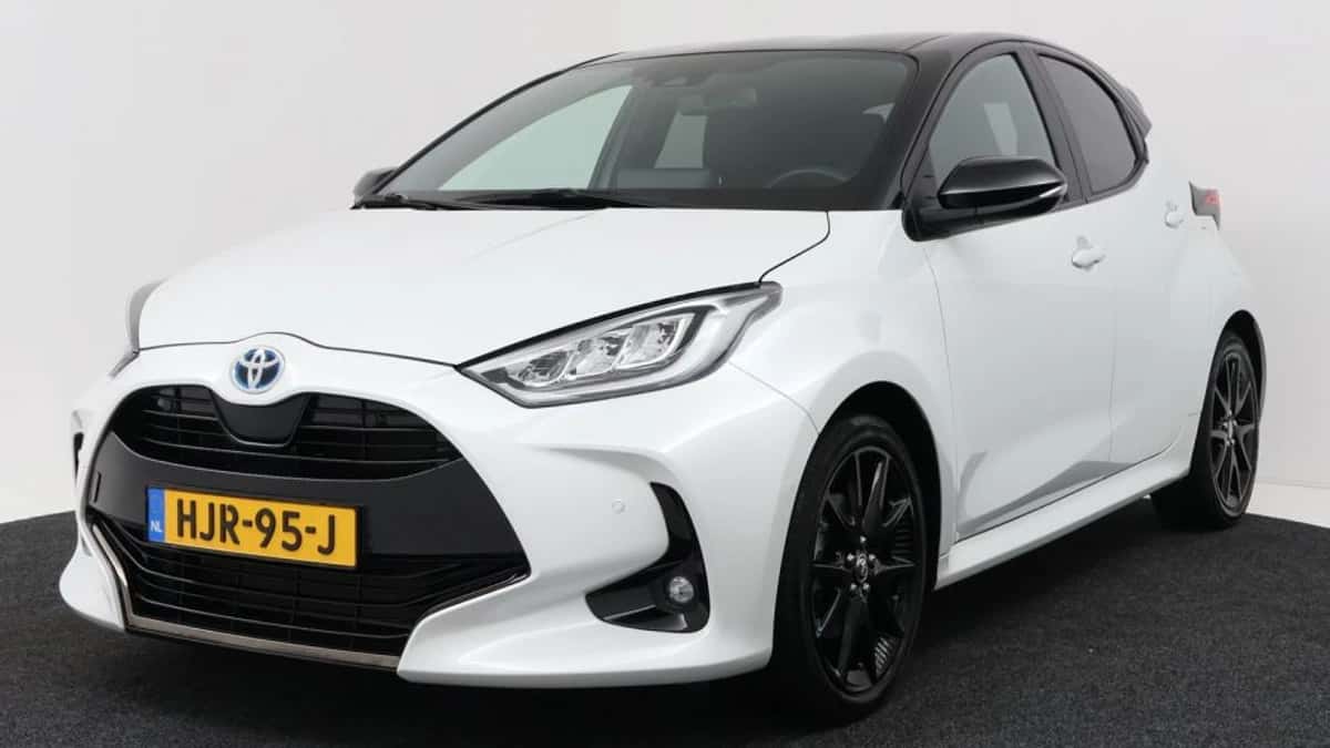 Toyota Yaris (2023) — foto 1