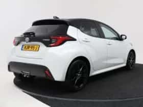 Toyota Yaris (2023) thumbnail 3