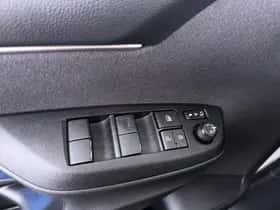 Toyota Yaris (2023) thumbnail 4