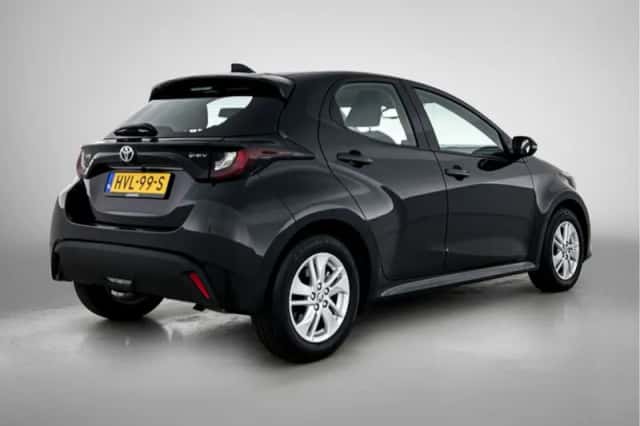 Toyota Yaris (2025) thumbnail 2