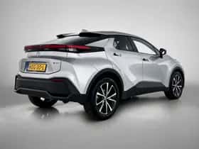 Toyota C-HR (2025) thumbnail 2