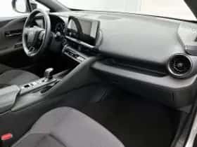 Toyota C-HR (2025) thumbnail 7