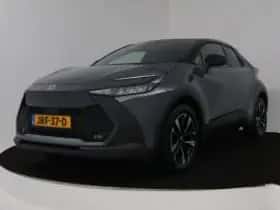 Toyota C-HR (2025) thumbnail 2