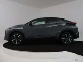 Toyota C-HR (2025) thumbnail 3