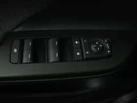 Toyota C-HR (2025) thumbnail 5