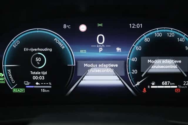 Toyota C-HR (2025) thumbnail 6