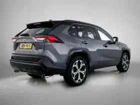 Toyota RAV4 (2022) thumbnail 3