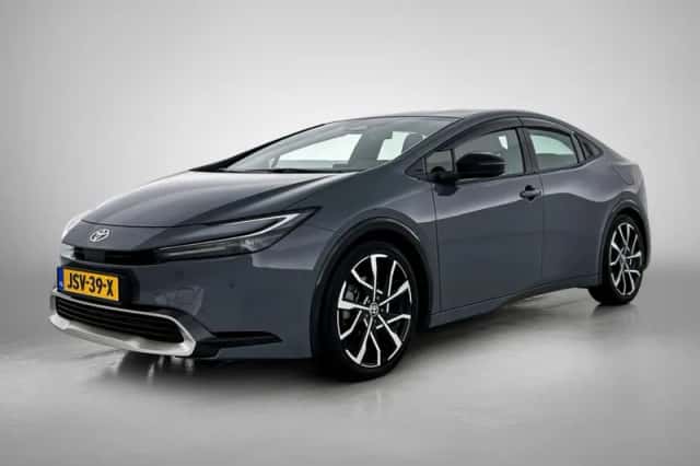 Toyota Prius (2024) thumbnail 1