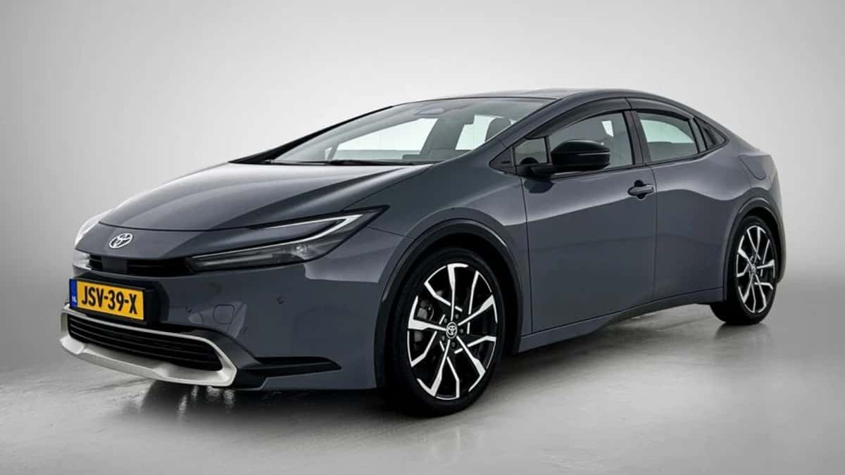 Toyota Prius (2024) — foto 1
