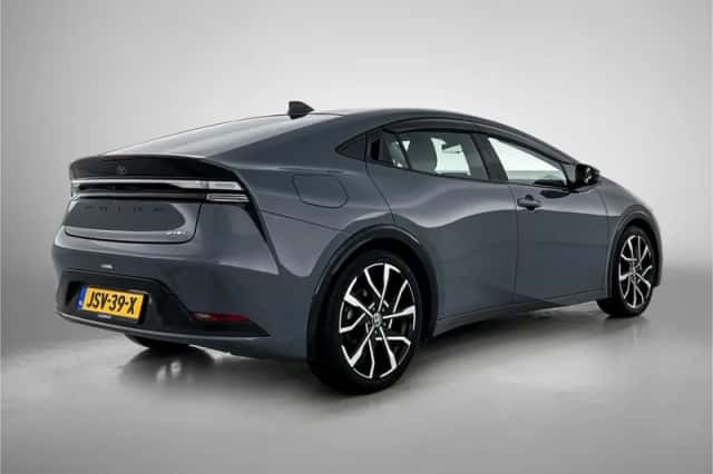 Toyota Prius (2024) thumbnail 2