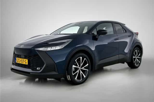 Toyota C-HR (2024) thumbnail 1