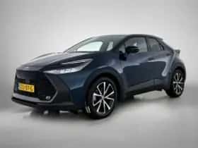 Toyota C-HR (2024) thumbnail 2