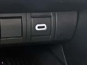 Toyota C-HR (2024) thumbnail 23