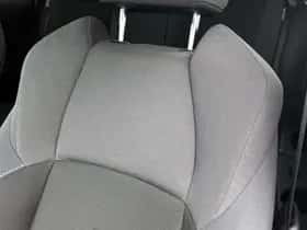 Toyota C-HR (2024) thumbnail 33