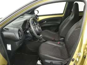 Toyota Aygo (2023) thumbnail 4