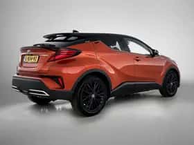 Toyota C-HR (2020) thumbnail 2