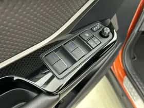 Toyota C-HR (2020) thumbnail 22