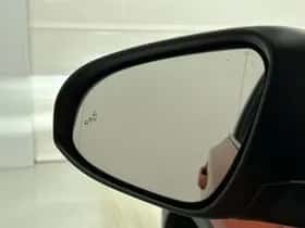 Toyota C-HR (2020) thumbnail 34