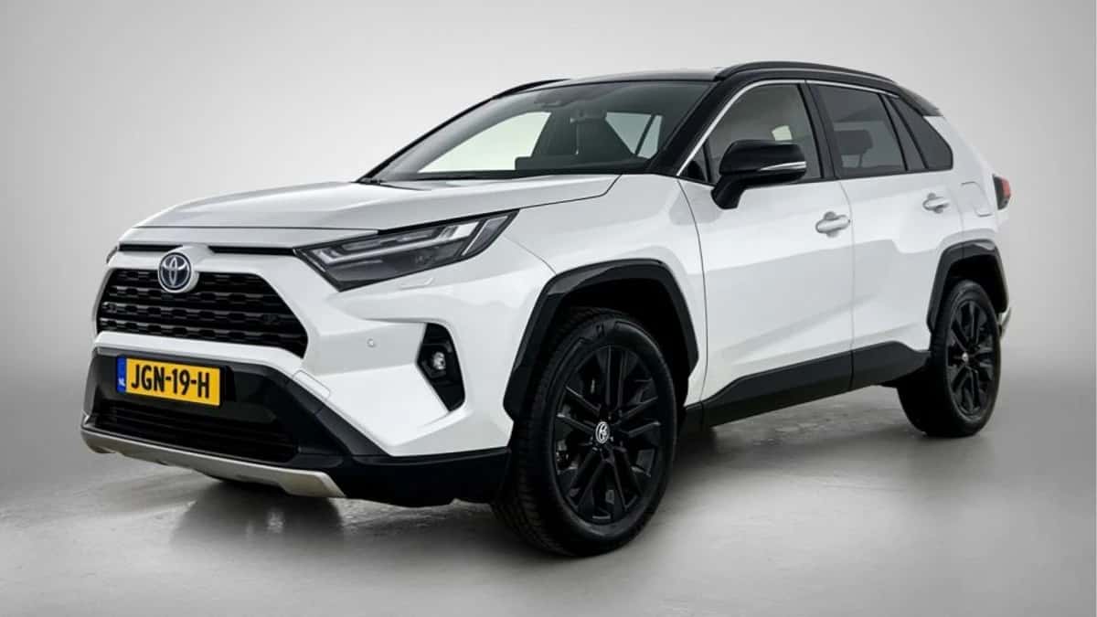 Toyota RAV4 (2024) — foto 1