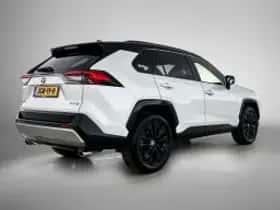 Toyota RAV4 (2024) thumbnail 3