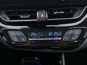 Toyota C-HR (2022) thumbnail 12