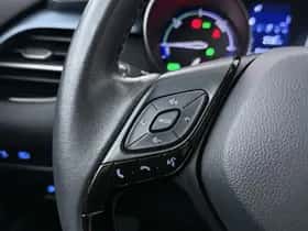 Toyota C-HR (2022) thumbnail 9