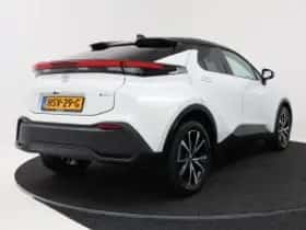 Toyota C-HR (2026) thumbnail 3